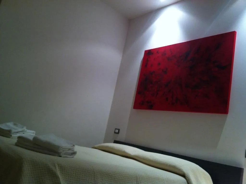 Romeo Design Rooms Verona 2*,