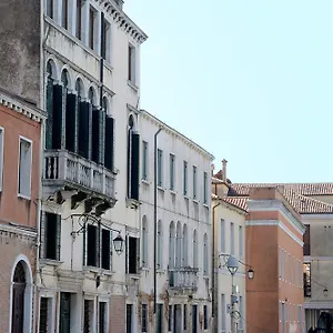 Canal Riva De Biasio 2*, Venedig Italien
